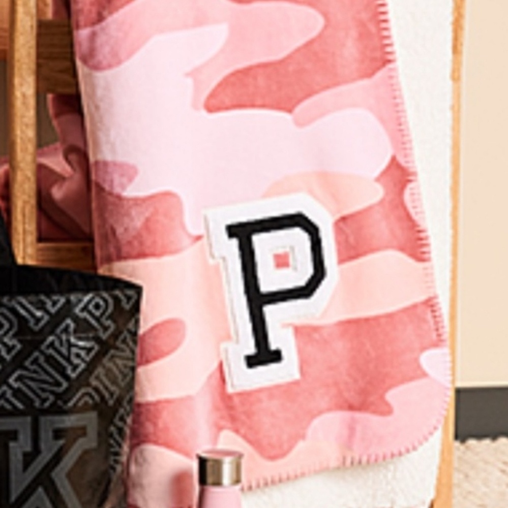 NEW VS Pink camo sherpa